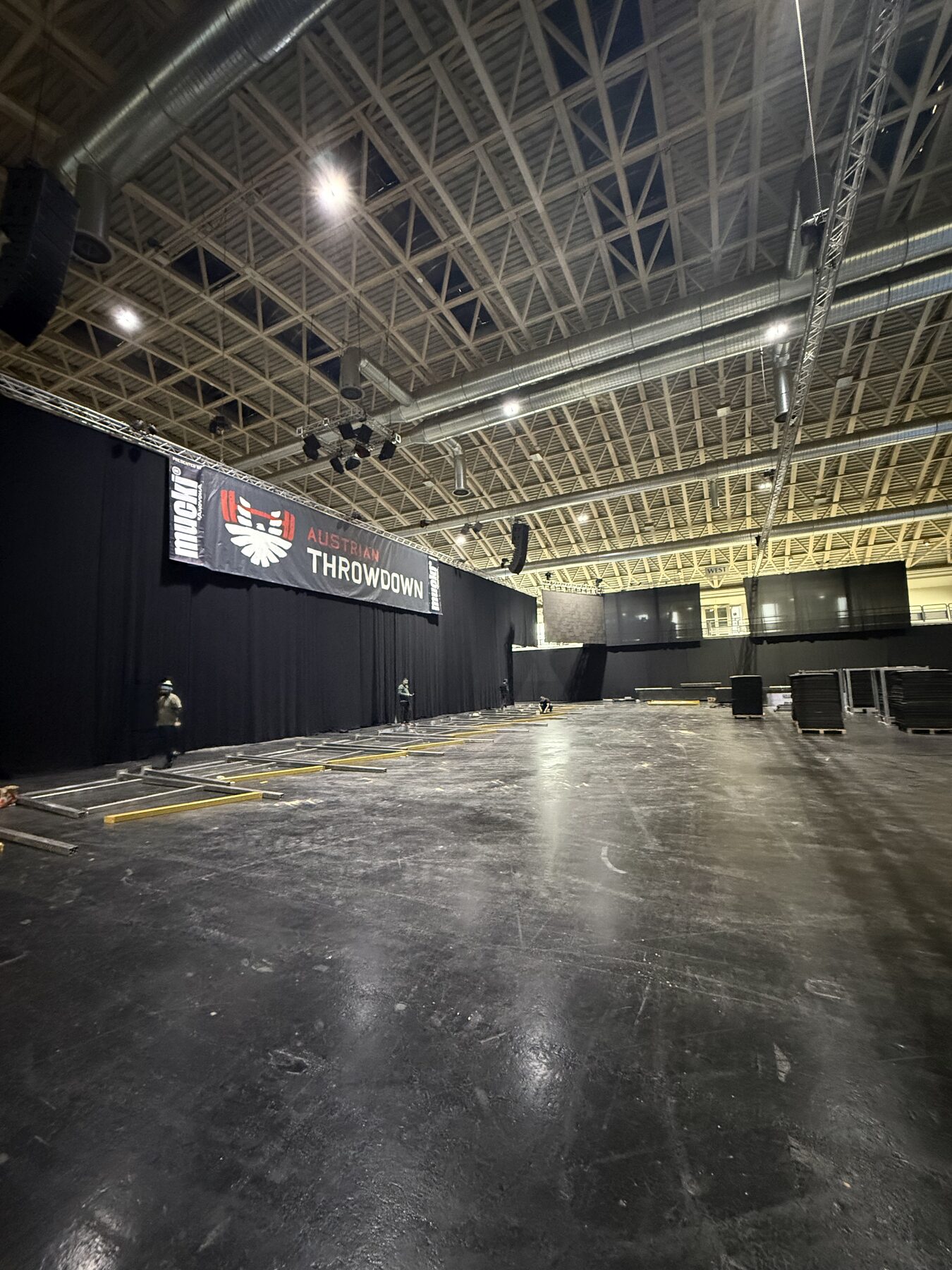 Austrian Throwdown competition floor