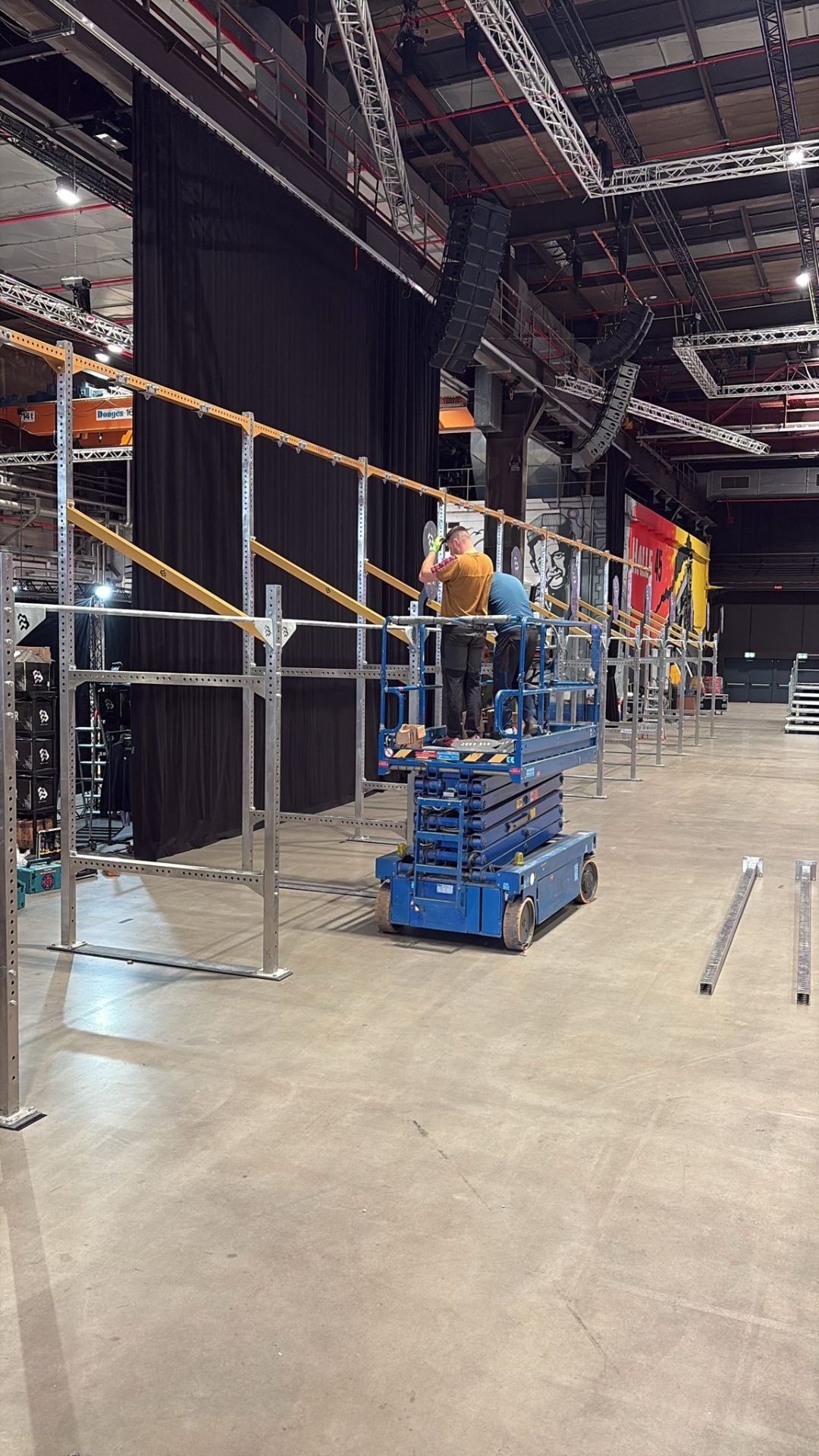 German Throwdown rig — scissor lift install