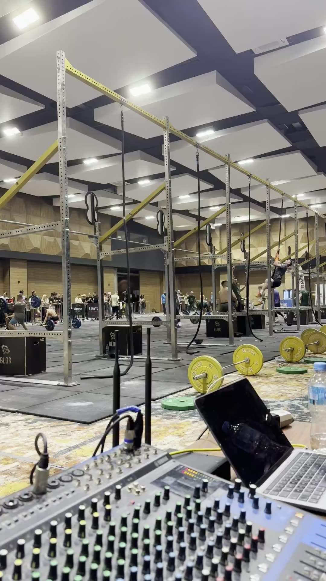 Sarajevo Throwdown athletes on the rig